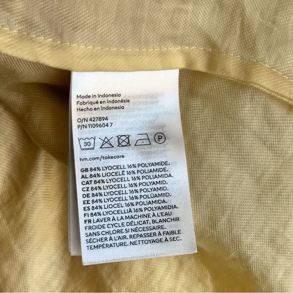βοΈsoldβοΈOversized Light Yellow Button Down Shirt - Picture 9 of 16